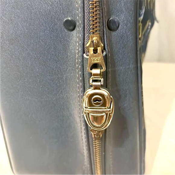 Vintage 1960’s Train Case Suitcase Floral Key & Lock Blue Pink Green Roses - Picture 3 of 8